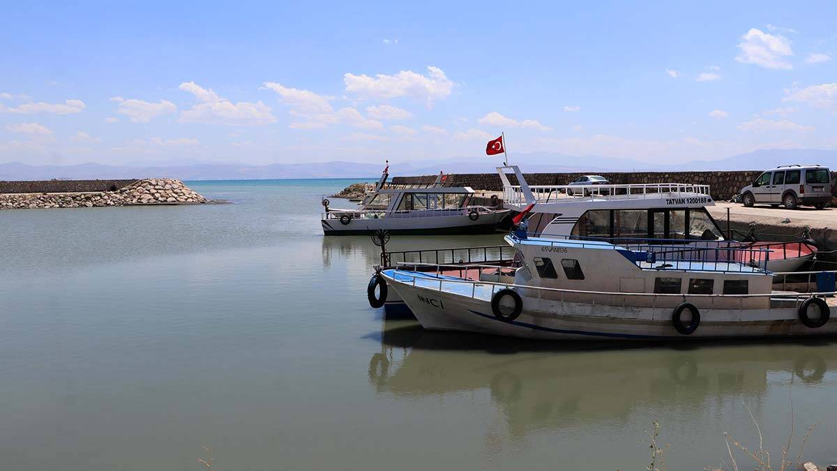 Kuraklık Van Gölü'nde balıkçıları etkiledi