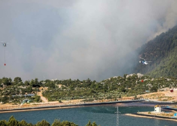 Manavgat'taki büyük yangında 4 mahalle boşaltıldı