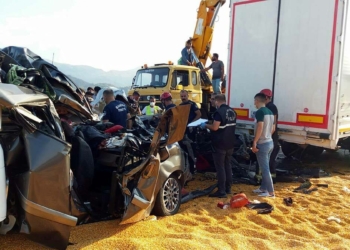 Manisa'da feci kaza: 3 ölü çok sayıda yaralı