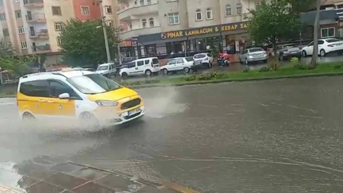 Mardin'de toz bulutu, Diyarbakır'da sağanak