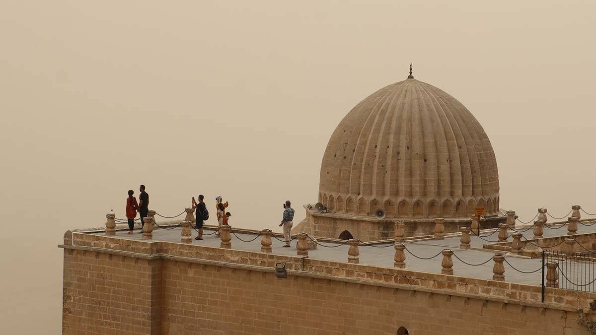 Mardin'de toz bulutu cep telefonu kamerasında