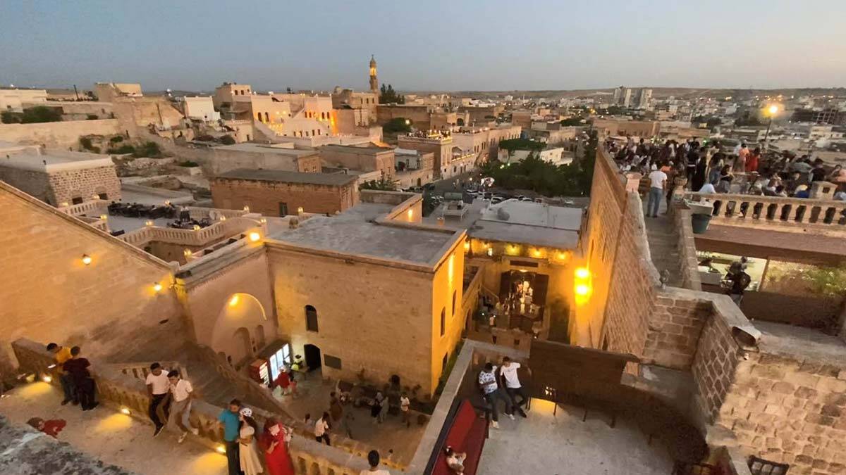 Midyat'ta 10 kırsal mahalleye koronavirüs karantina