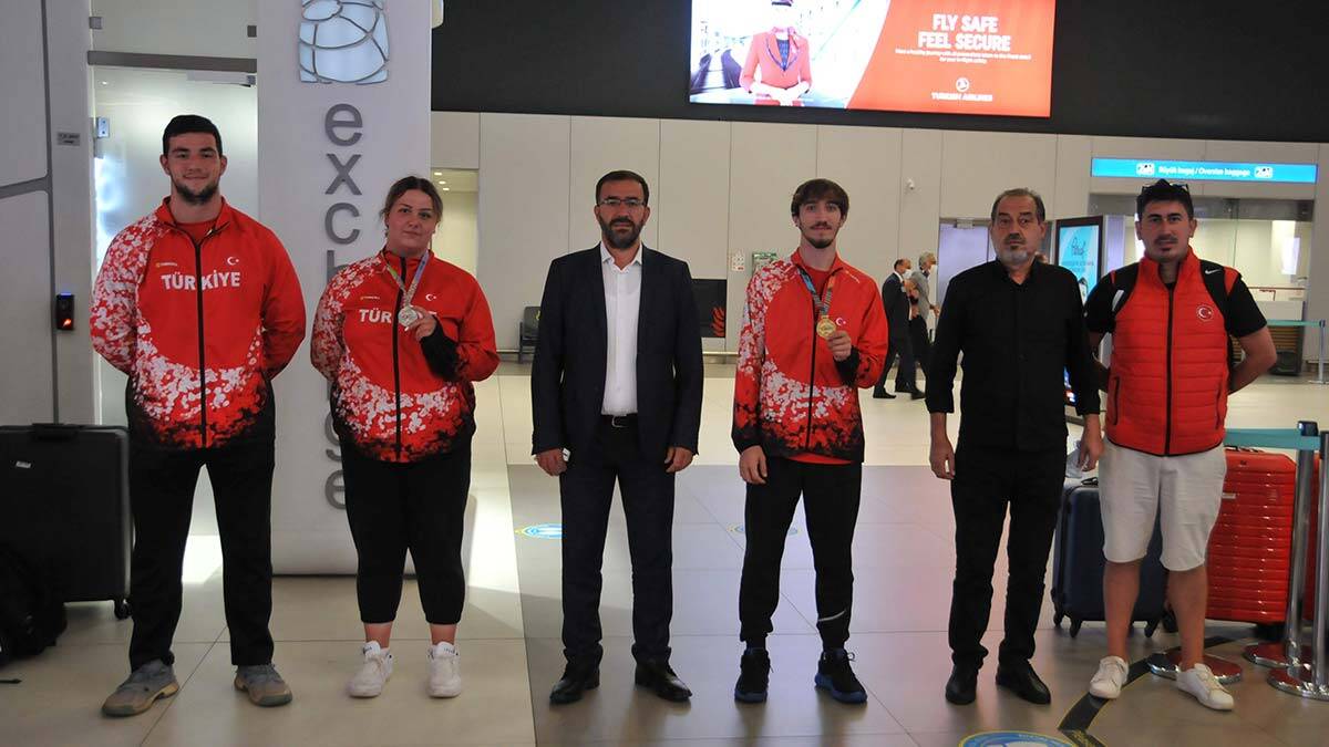 Milli atletler Dünya Şampiyonası'ndan döndü