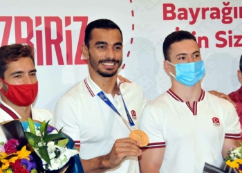 Milli sporcular Tokyo'dan döndü