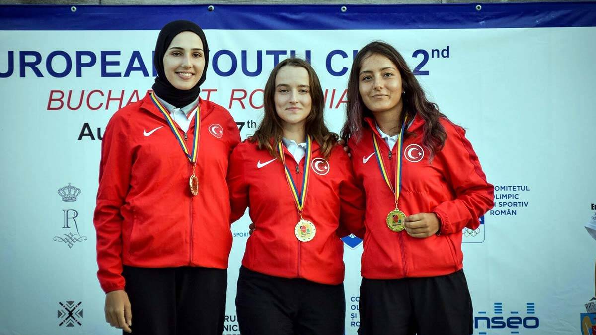 Muğlalı okçular Romanya'da altın madalya aldı