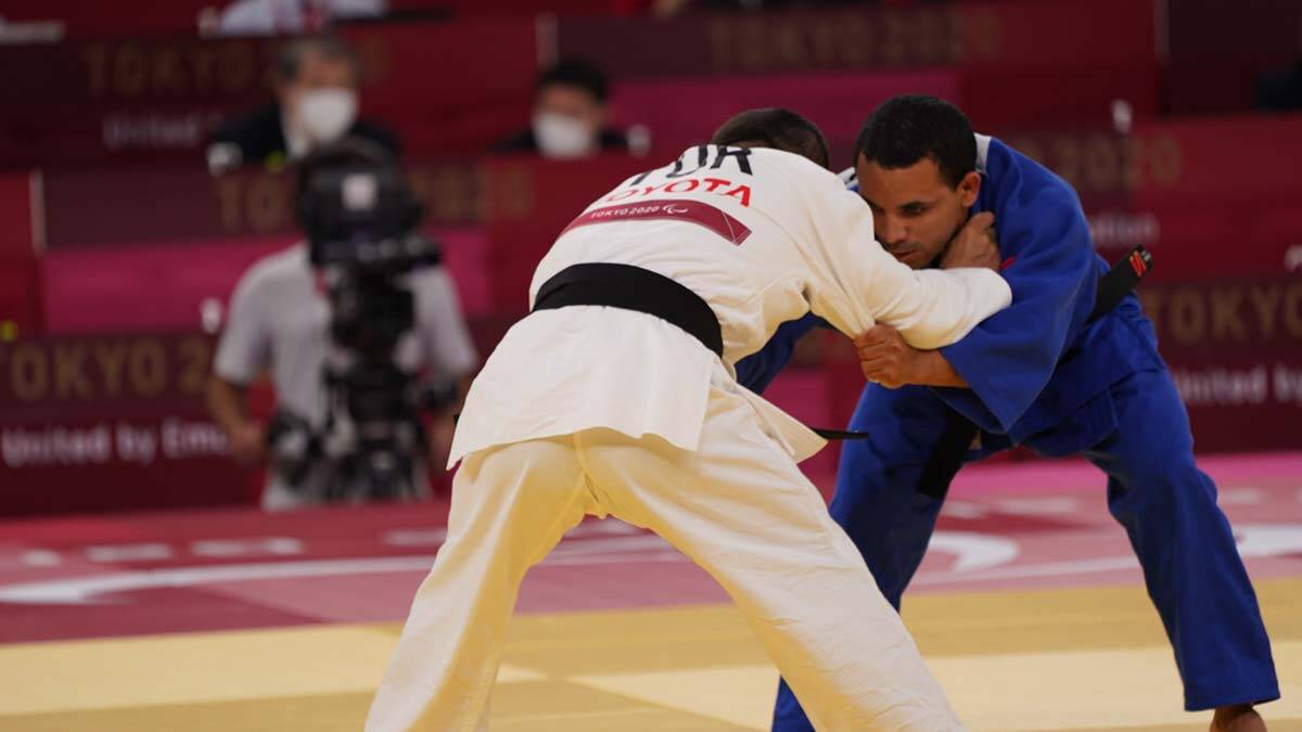 Paralimpik Olimpiyatları'nda ilk madalya geldi