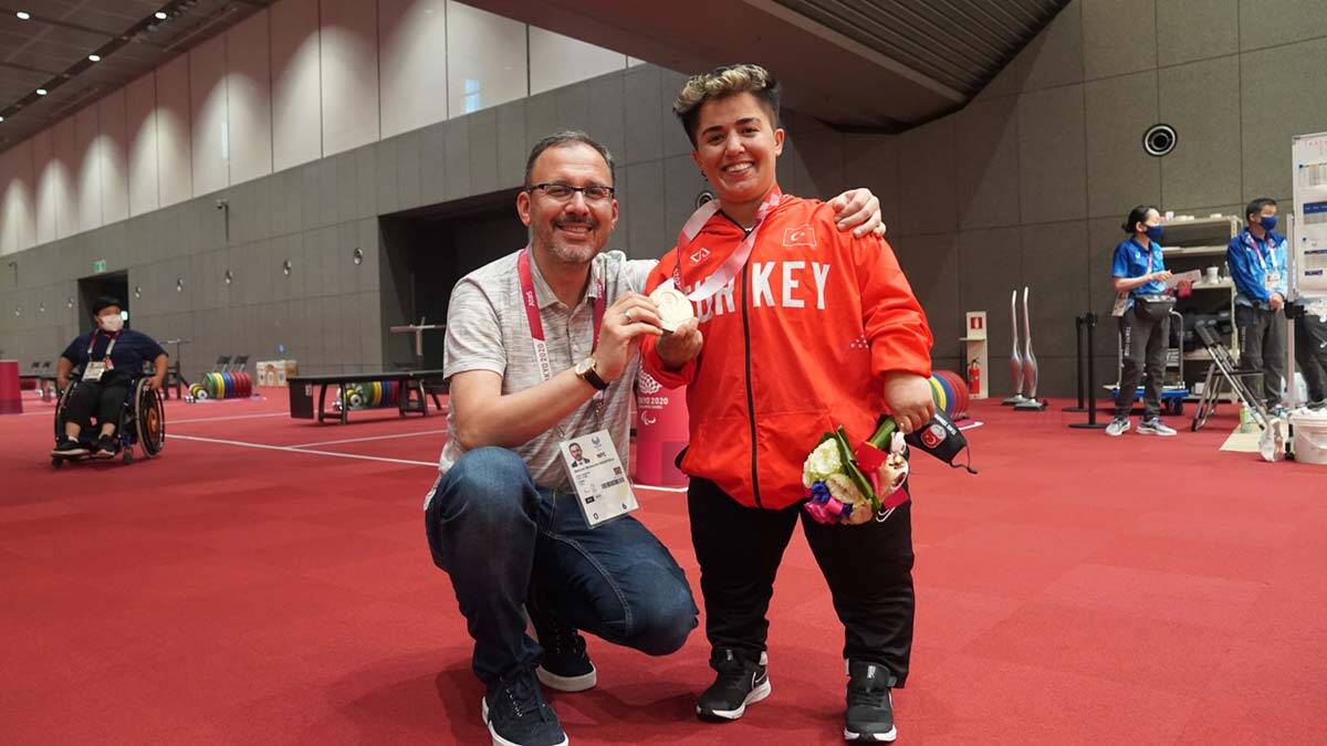 Paralimpik Oyunları'nda Besra Duman'a bronz madalya