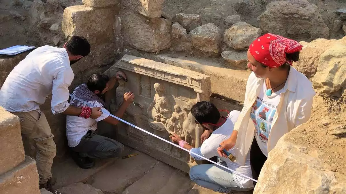 Parion antik kentinde 1900 yillik mezar steli 2 - kültür ve sanat - haberton