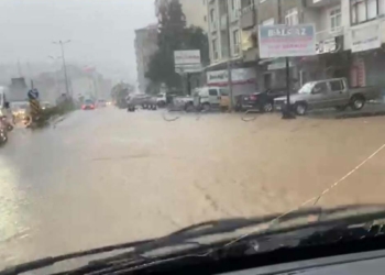 Rize'de sağanak etkili oluyor
