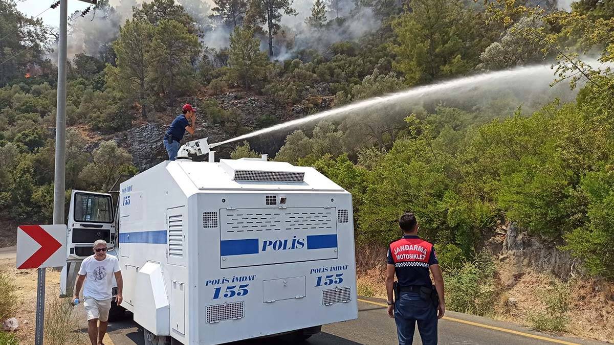 TOMA 80 metre kala yangını söndürdü