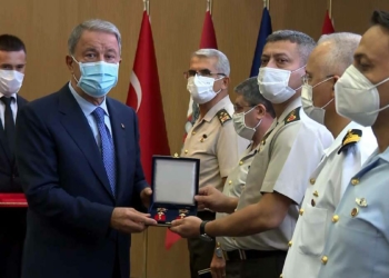 TSK'da terfi eden personele yeni rütbeleri verildi