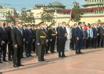 Taksim Meydanı'nda 30 Ağustos töreni