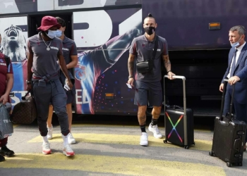 Trabzonspor Roma maçı için İtalya'ya gitti