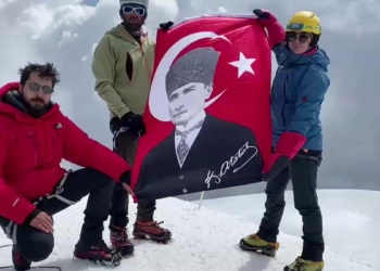 Türk dağcılardan Gürcistan'da Zafer Tırmanışı