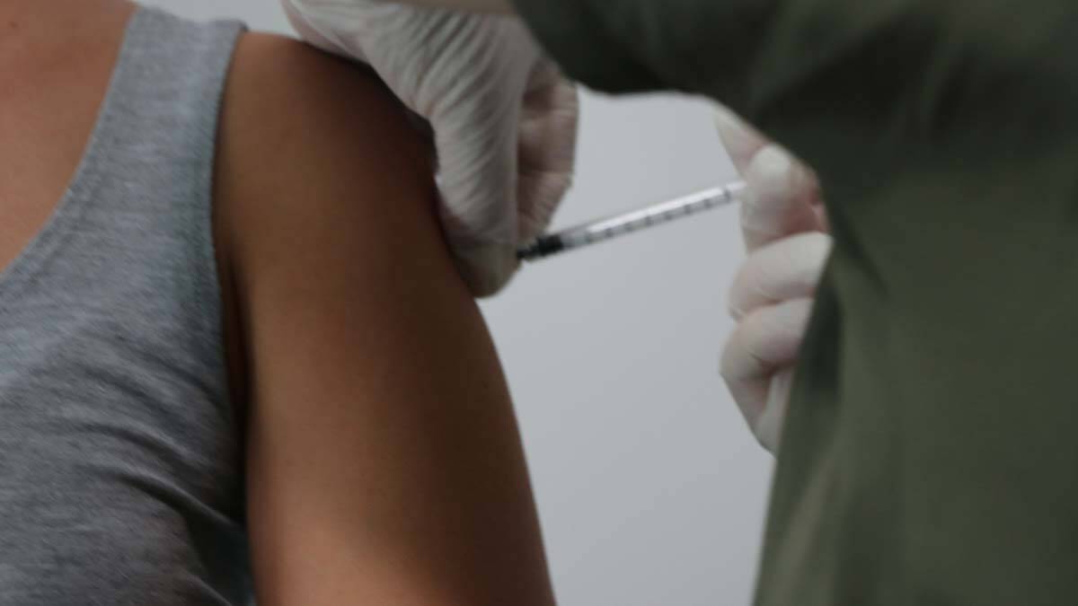 Ülkelerden aşı teşviki için para ve hediye