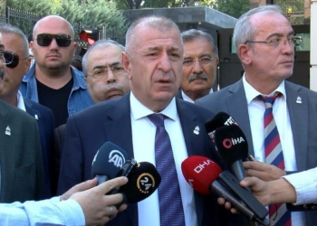 Ümit Özdağ Zafer Partisi'nin kuruluş belgesini aldı