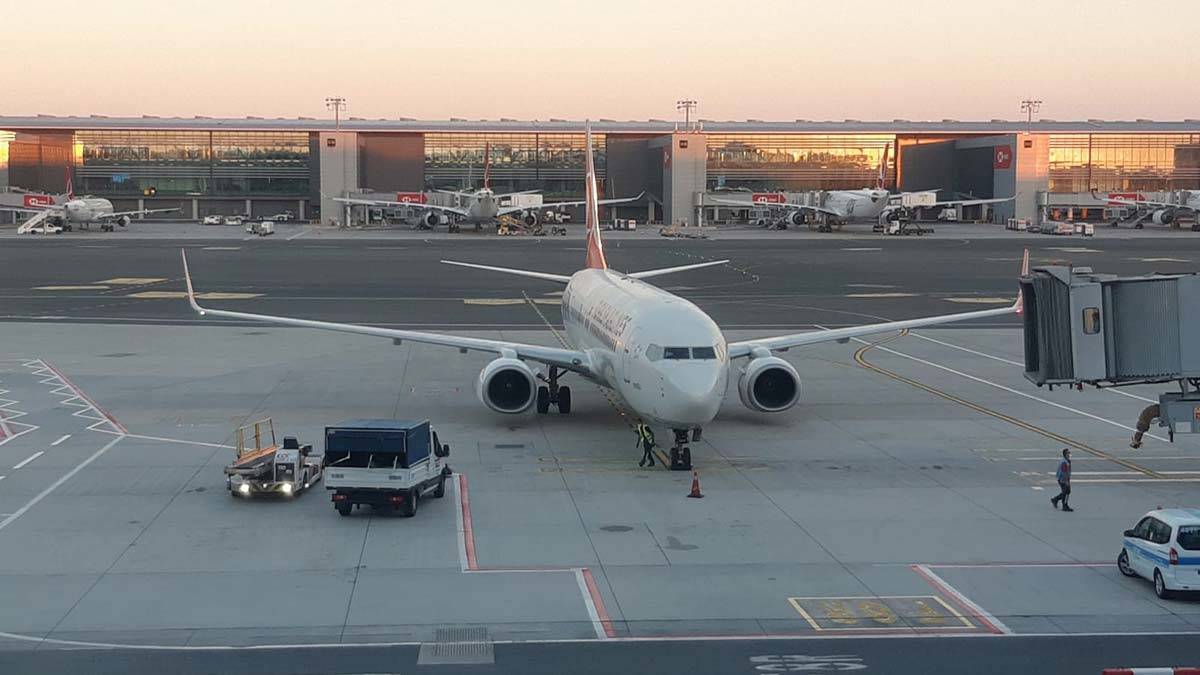 Afganistan'dan tahliye edilen 160 yolcu Türkiye'de