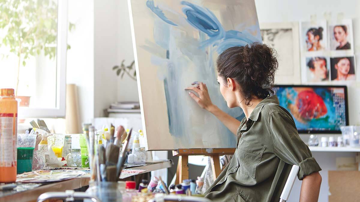 Hatırladınız mı eskiden berberler ne kadar önemliydi… Bir berber dükkanının camında "Diş çekilir, kulak yıkanır, nal çakılır, sünnet yapılır" yazardı. 