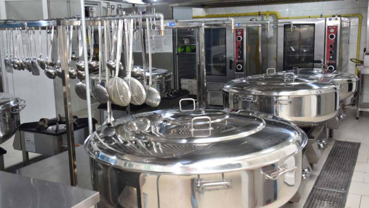 Aşevinden her gün 650 haneye sıcak yemek 