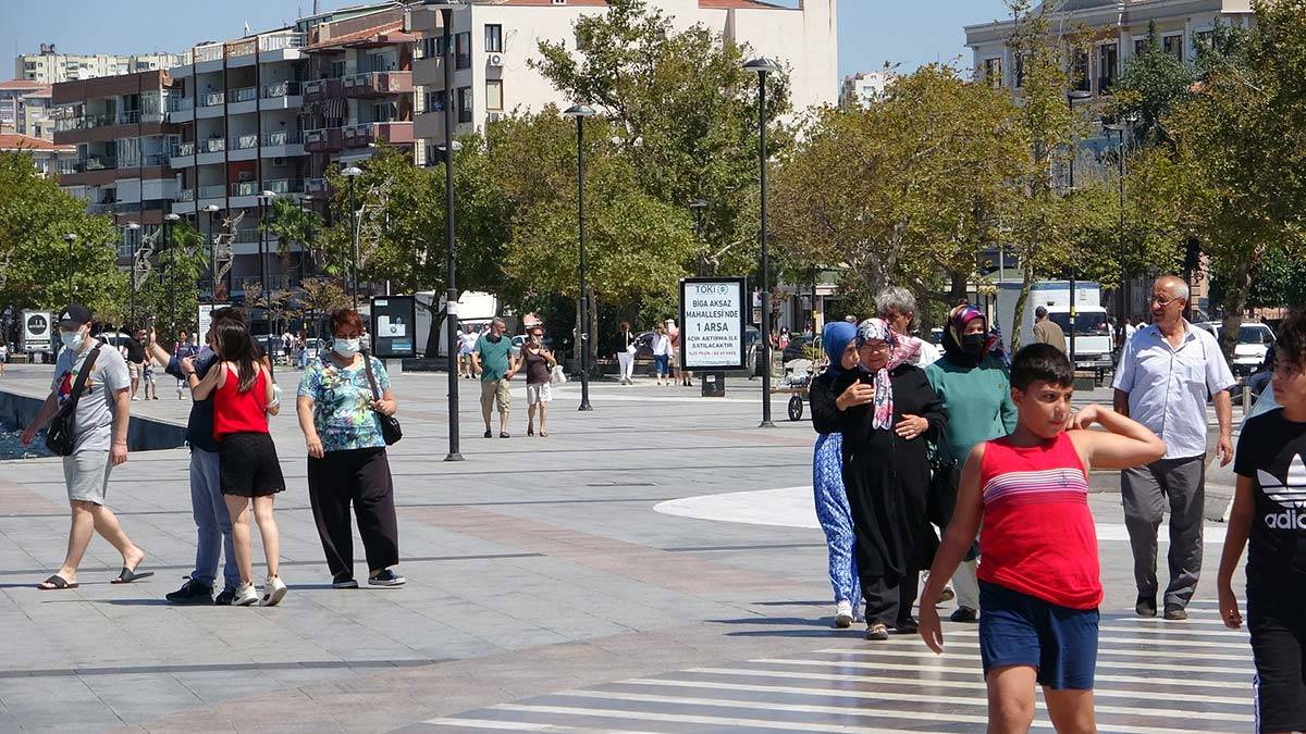 Aşı karşıtları saldırganlaşıyor