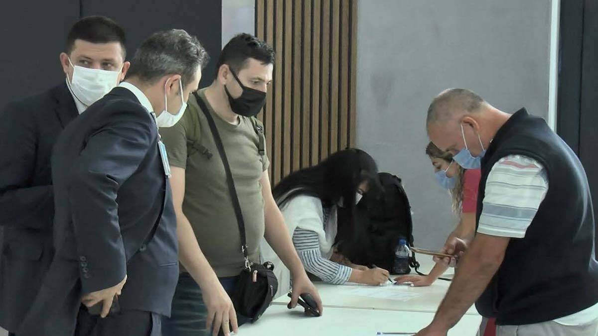 Kabil'den Pakistan'a götürülen 22 Türk İstanbul'a getirildi