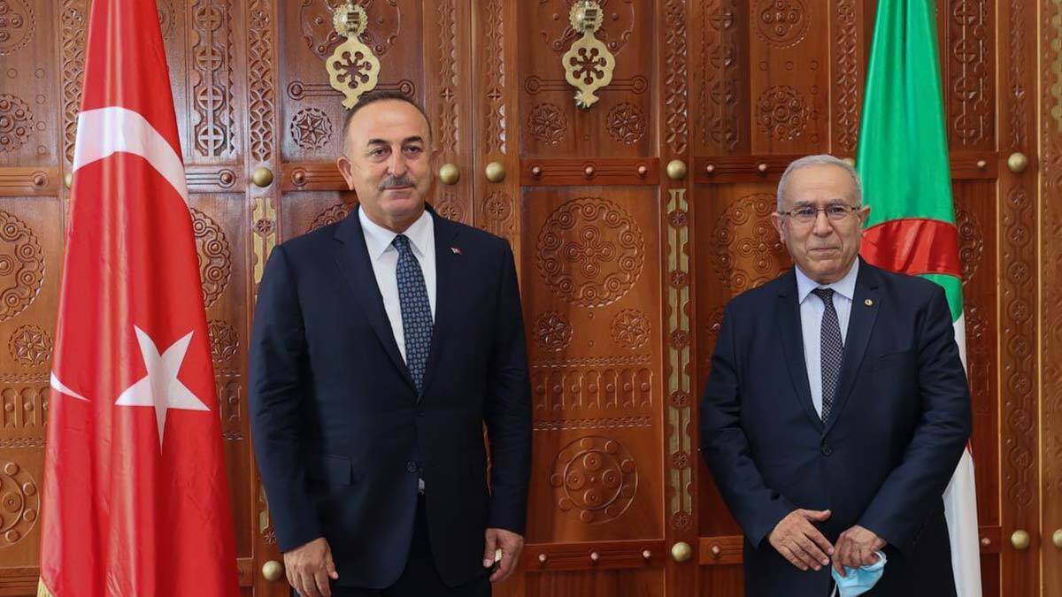Bakan Çavuşoğlu, Lamamra ile görüştü