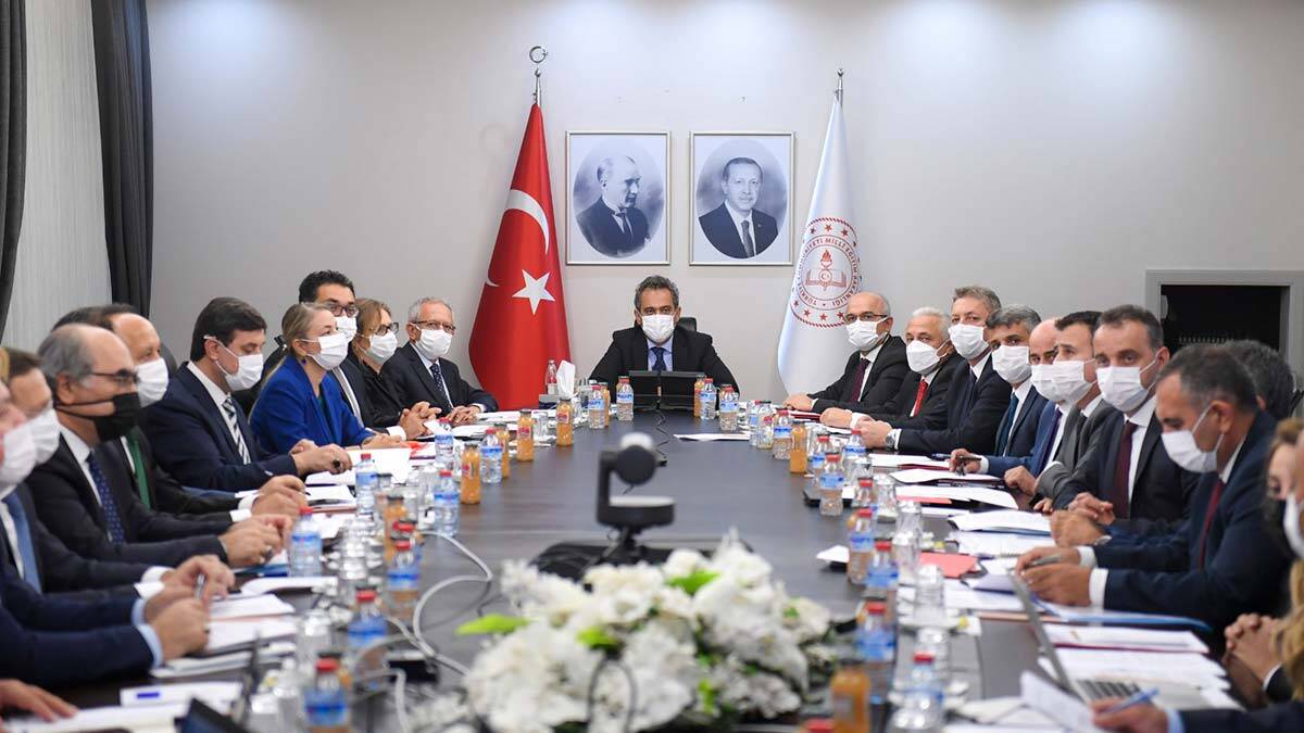 MEB'den okula giriş ve çıkış sınırlandırması