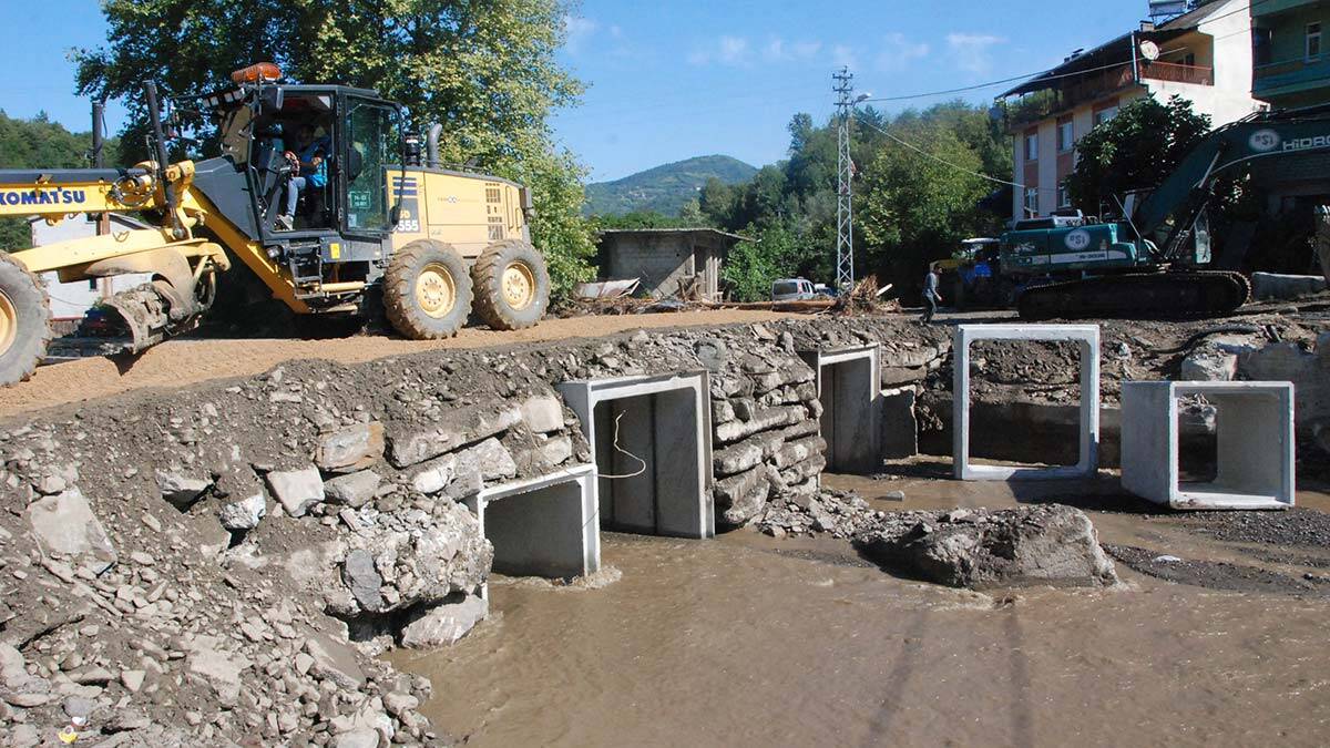 Bartın'da selin yaraları sarılıyor
