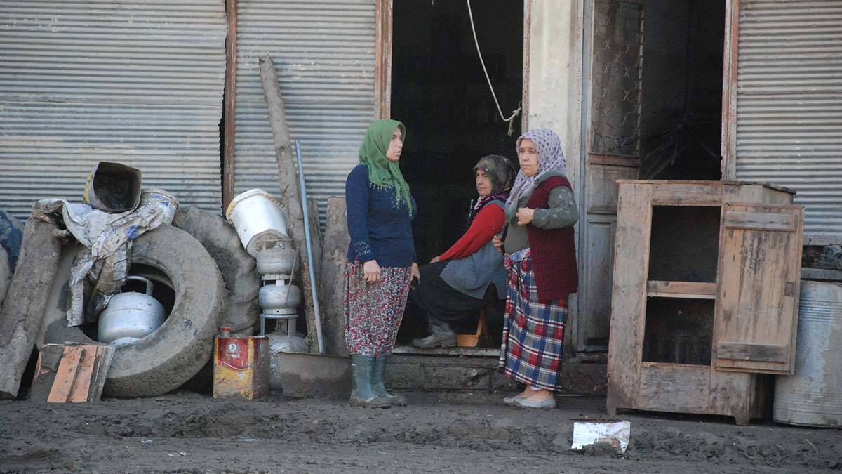Bartın'da selin yaraları sarılıyor