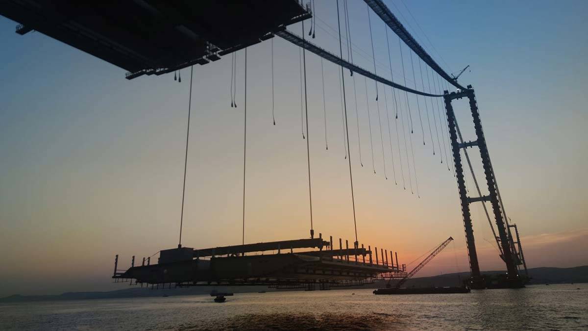 Çanakkale Köprüsü'nün 29'uncu tabliye bloku yerleştirildi