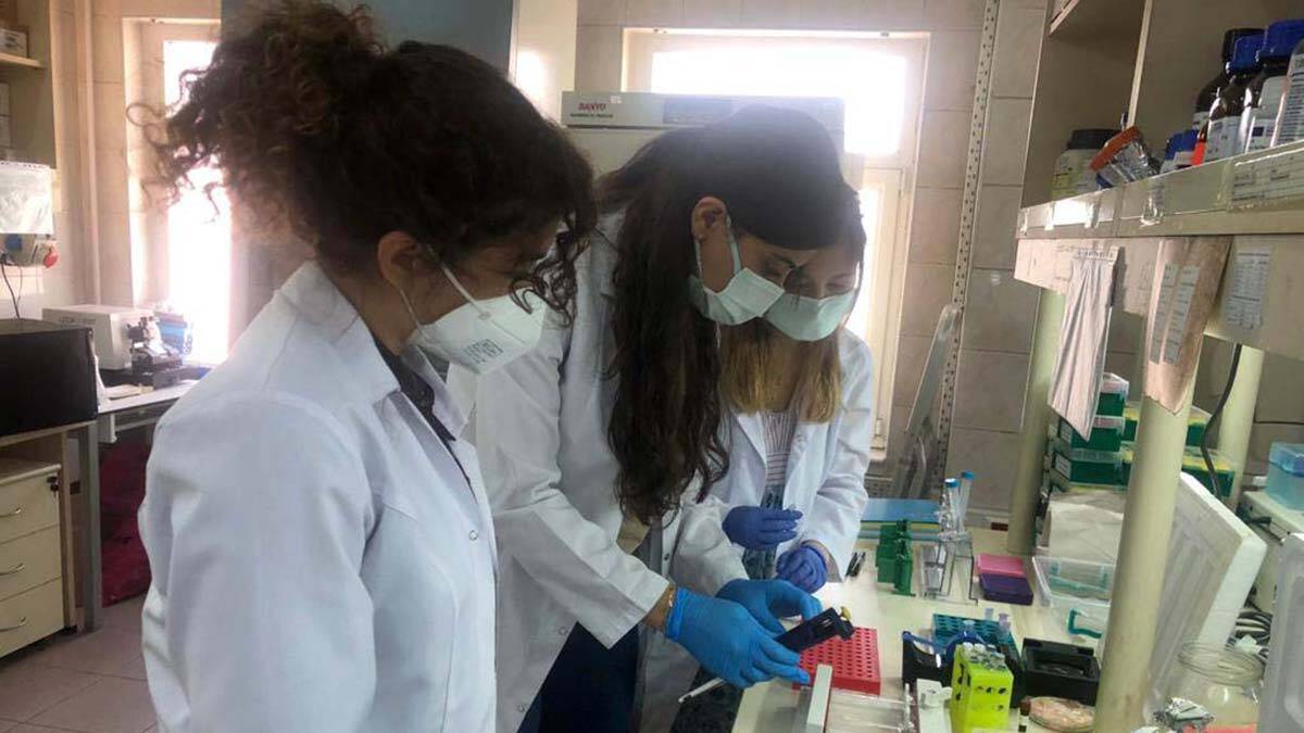 Covid-19'un yayılmasını engelleyecek aşı izin bekliyor