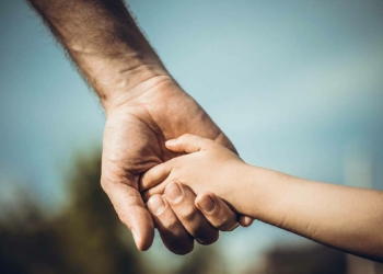 “Hiç Babalar evlatlarını bırakıp gider mi?” hep bu düşünce içerisinde yaşadım ve halen inanmak dahi istemiyorum sahi benim babam öldü mü?