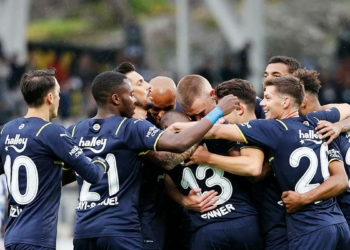 Fenerbahçe UEFA Avrupa Ligi'nde gruplara kaldı
