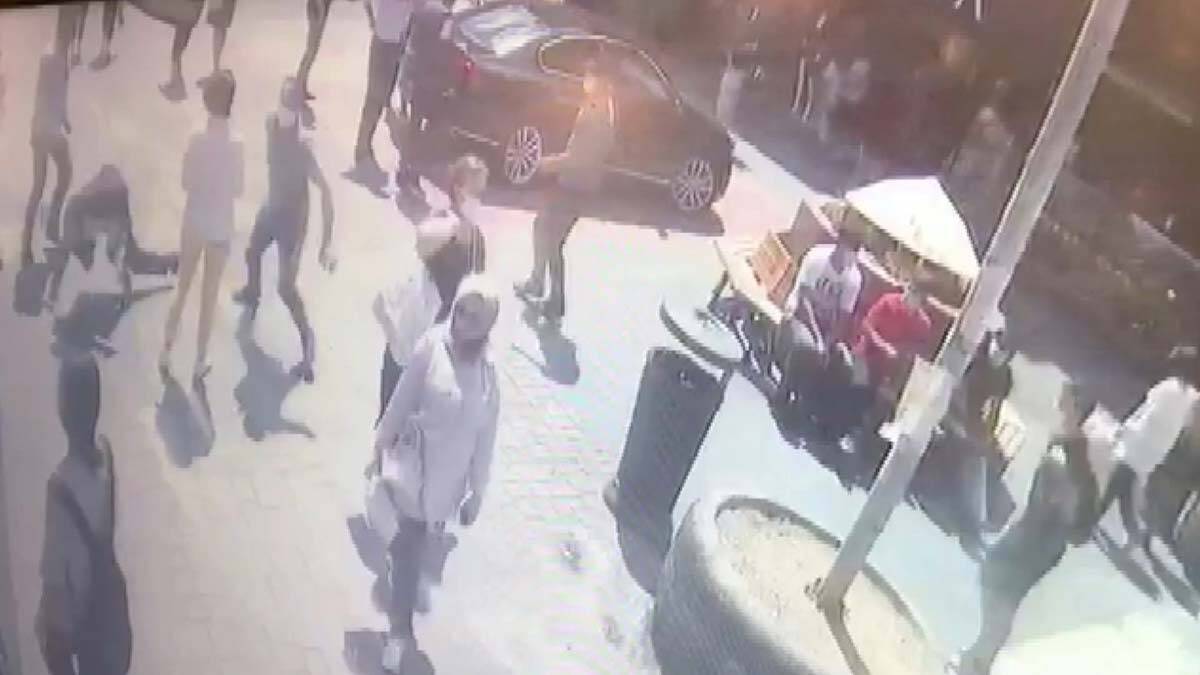 Buğra Kavuncu'ya saldırı