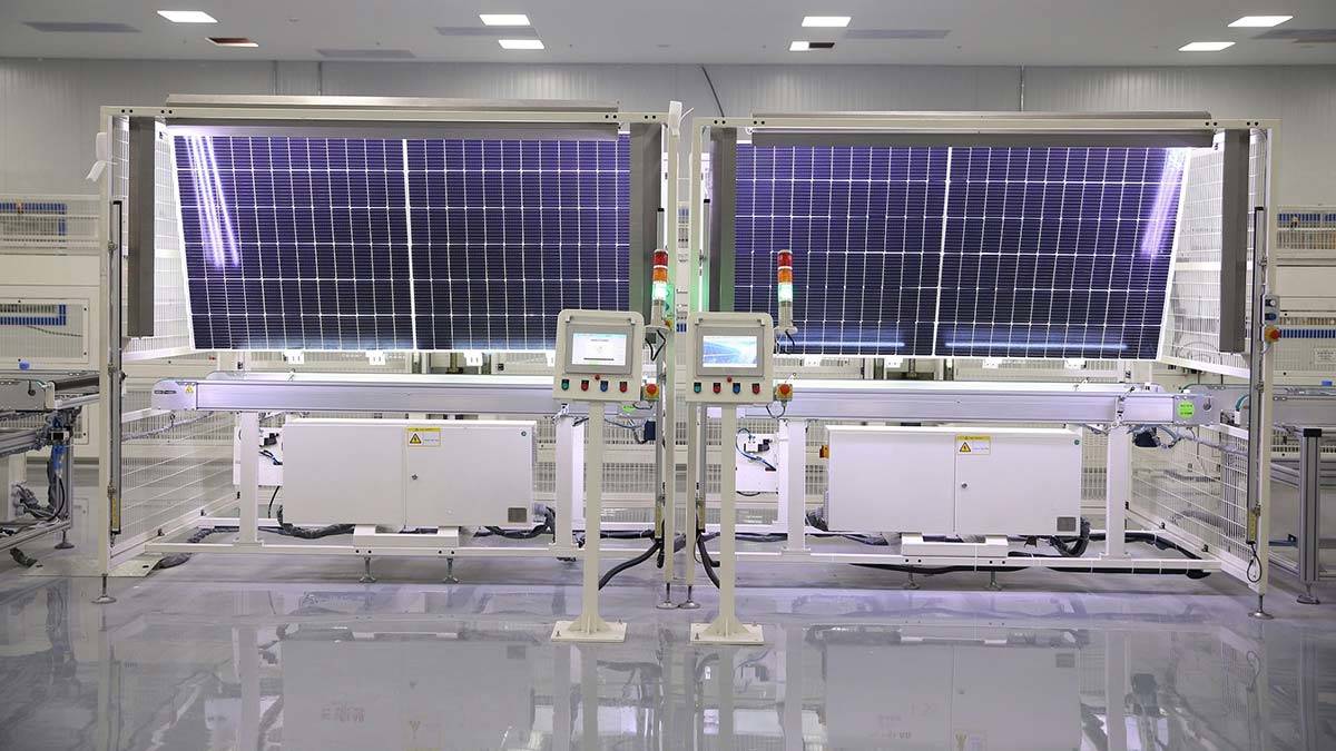 1 yılda 1 milyon panel üretimi