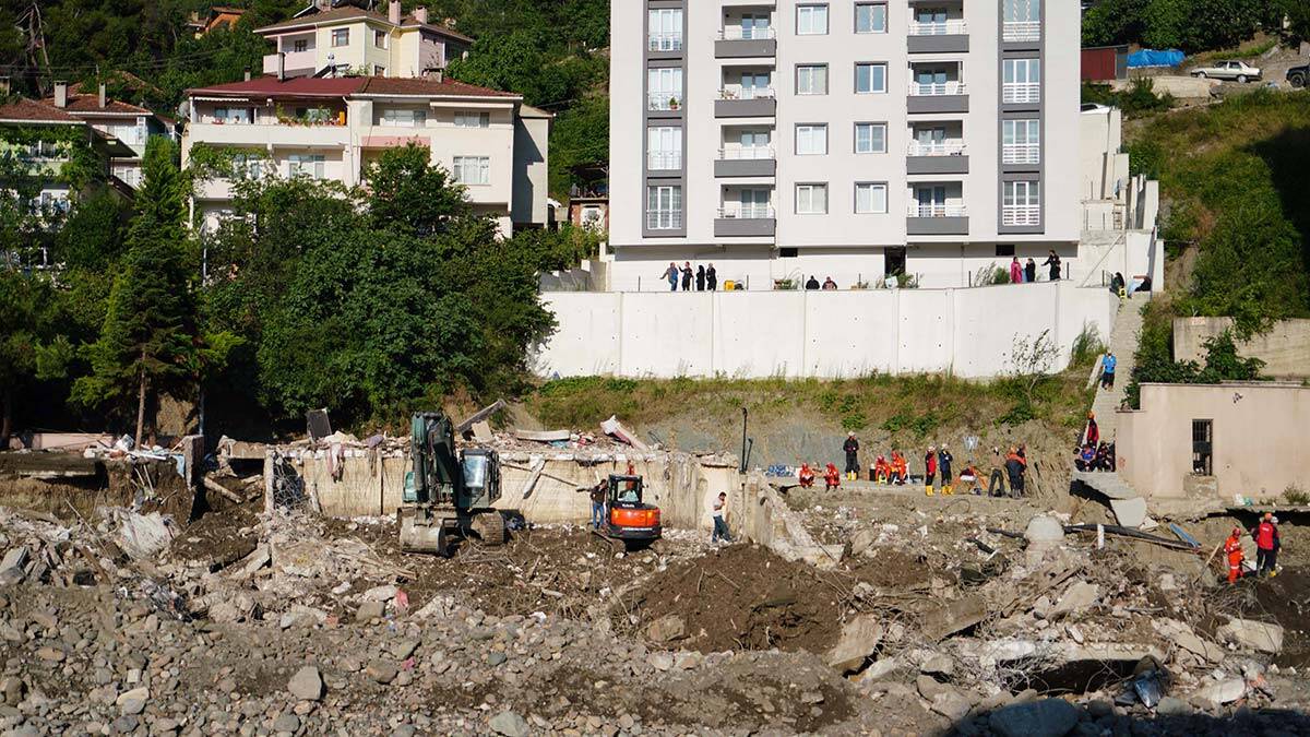 Kastamonu'daki sel felaketinde 62 kayıp aranıyor