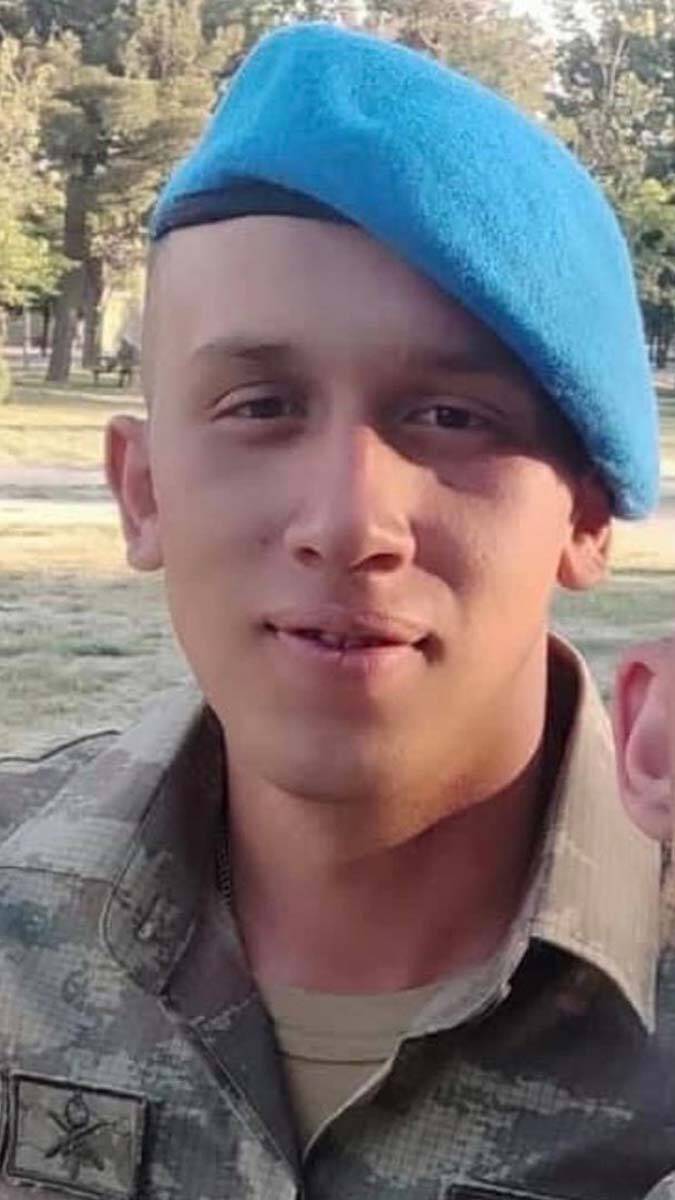 Pençe-Şimşek operasyonu bölgesinin bir üs bölgesinde bölücü terör örgütü mensupları ile çıkan çatışmada: 1 şehit, 1 yaralı.