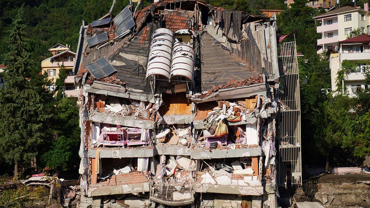 Kastamonu'daki sel felaketinde 62 kayıp aranıyor