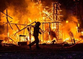 Felaketler zinciri; Suçluyuz