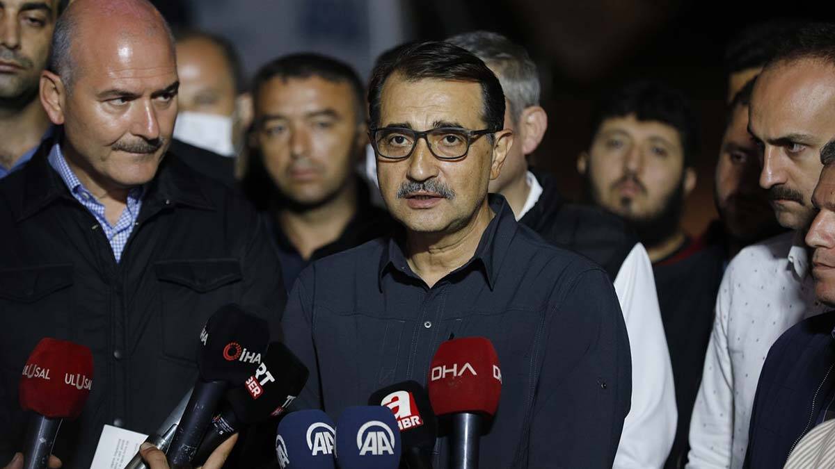 Enerji ve Tabii Kaynaklar Bakanı Fatih Dönmez de yaptığı açıklamada enerji santrallerinin sel felaketinden etkilendiğine vurgu yaptı. Dönmez, Elektrik tesislerinin aşırı yağış ve fırtınalara dayanmasının mümkün olmadığını söyledi.