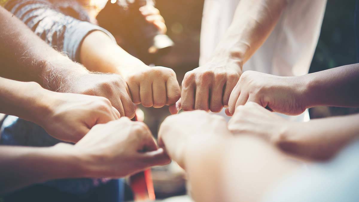 Dert insana daima yol gösterir. Kemale erme yolculuğunda kamil insan olmanın yolu dertlere sabretmekten ve metanetten geçer.