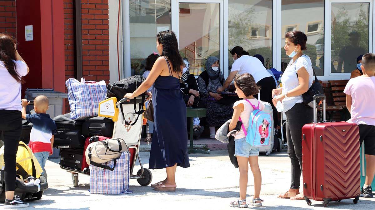 Hasan Polatkan Havalimanı 100 bin yolcu taşıyor