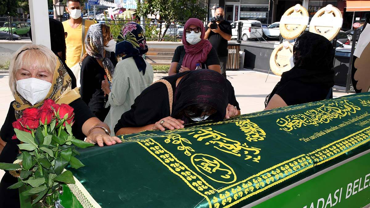 Metin Çekmez toprağa verildi