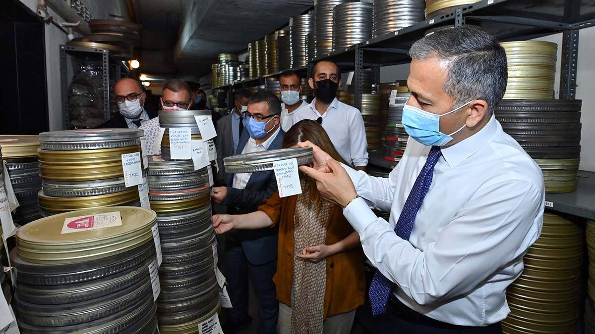 Prof. Dr. Sami Şekeroğlu Sinema-TV Merkezi'nde inceleme