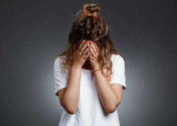 İnsan üzgün olduğunda tüm sesleri duyar