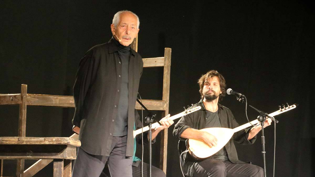 Genco Erkal'ın Şahdamarım gösterisi ayakta alkışlandı