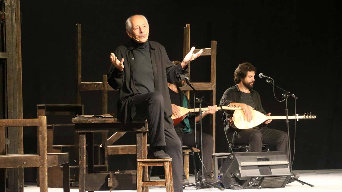 Genco Erkal'ın Şahdamarım gösterisi ayakta alkışlandı