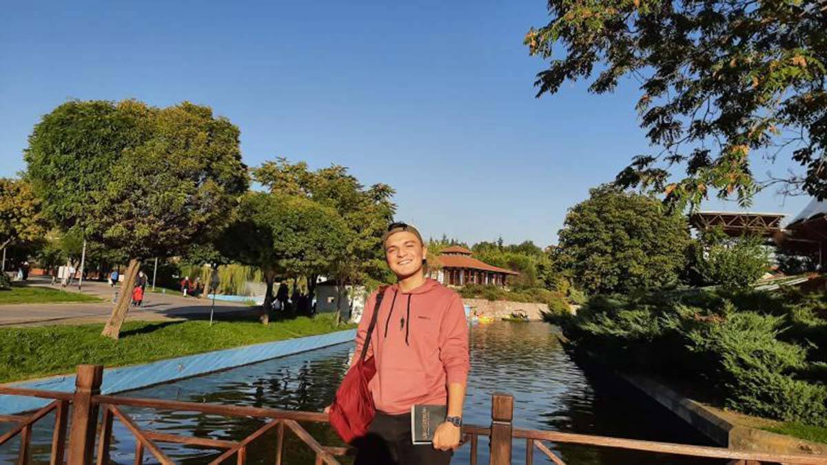 Konfradi Lâf-ı Güzergâh üzerine