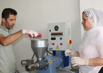 3 makine ile Irak'a menengiç kahvesi gönderiyor