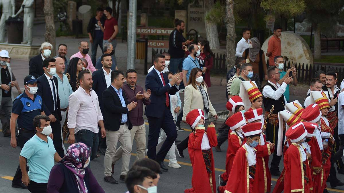 49'uncu Bağ Bozumu ve Balon Festivali başladı